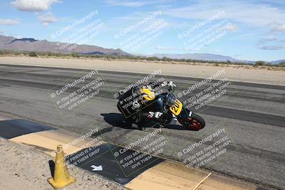 media/Nov-16-2025-Race Pace (Sun) [[8c5fa54630]]/Non Verified Riders (1st 20 Minutes)/3-Turn 3 Inside (11am)/